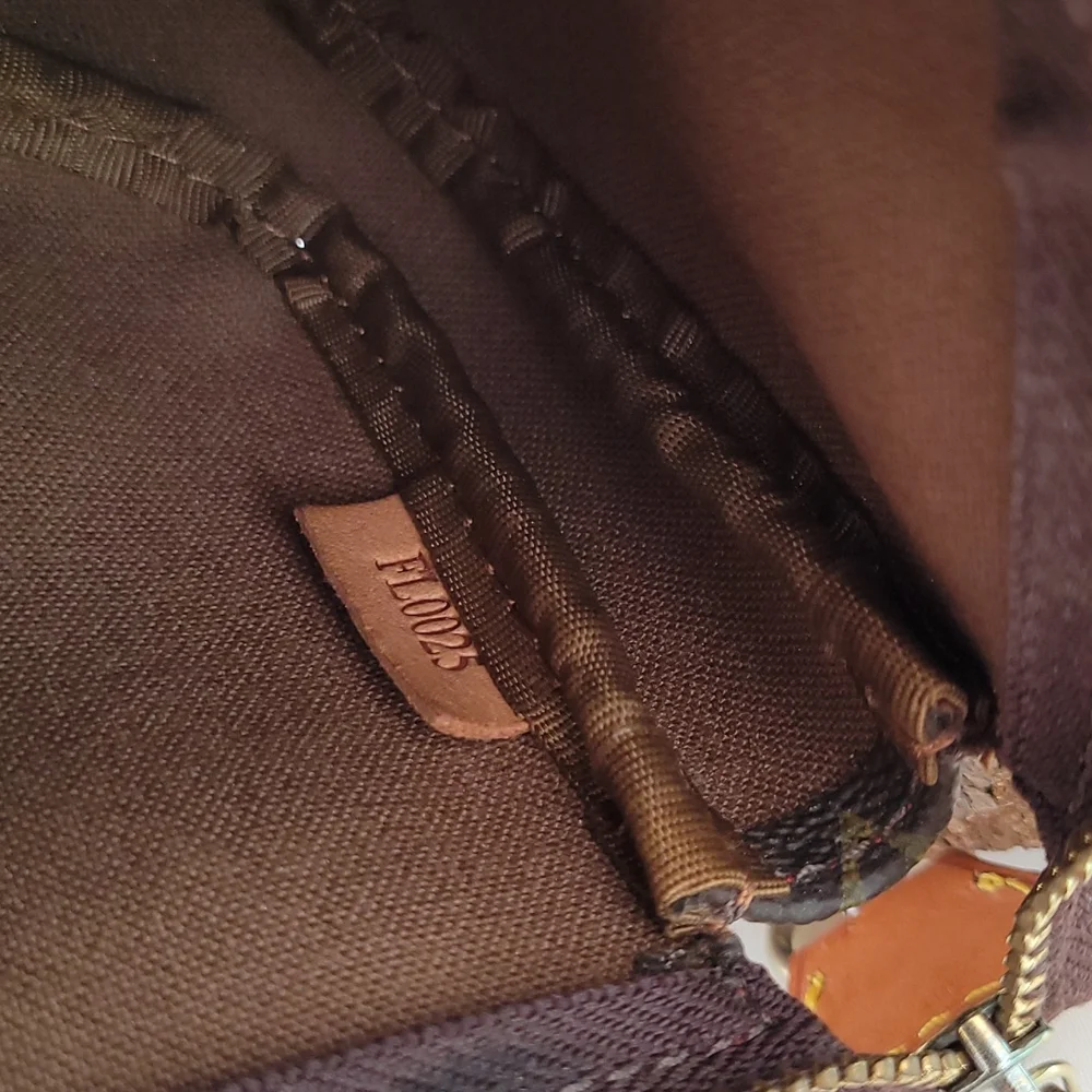 louis vuitton takashi murakami cherry pochette - Picture 8 of 14